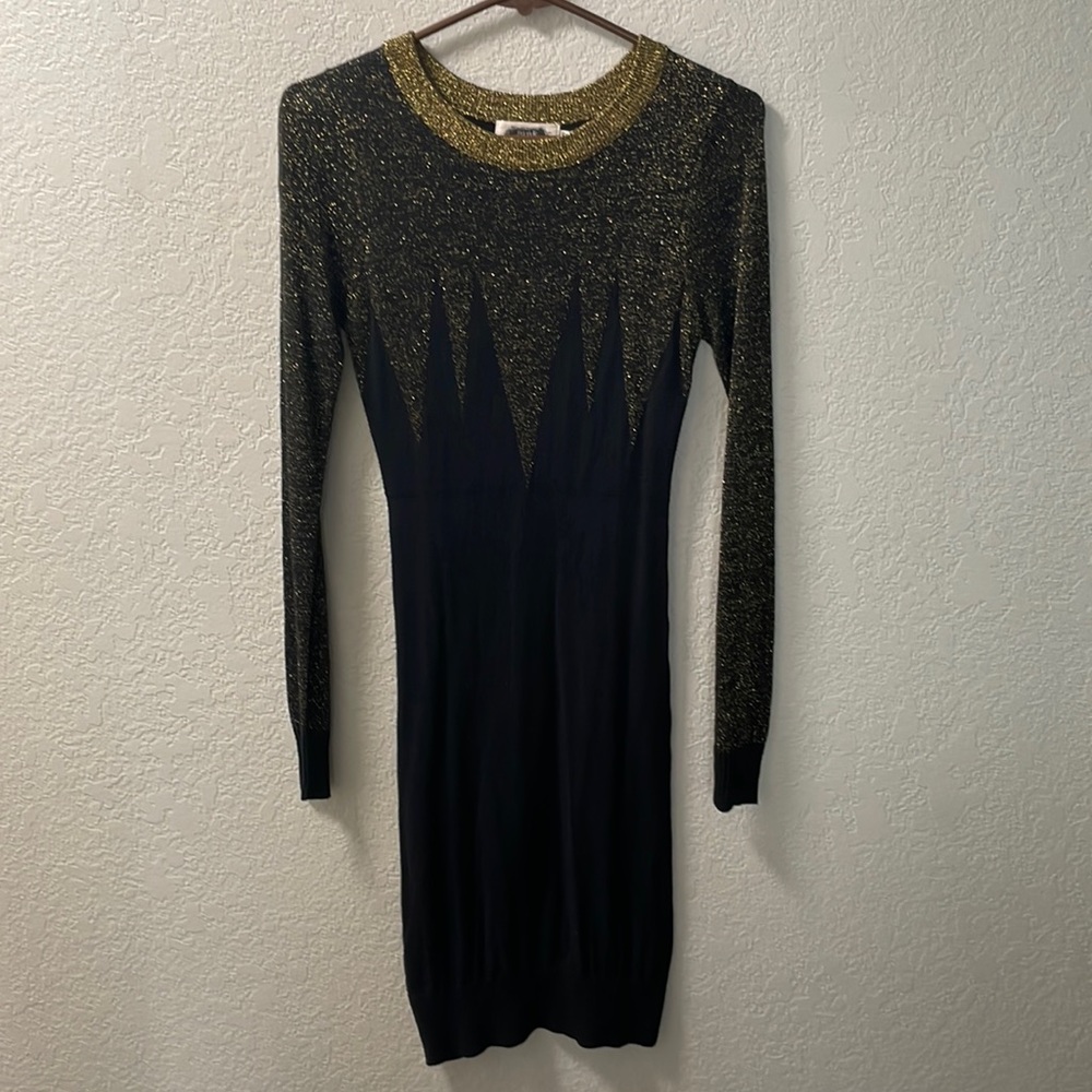 Junk. Knit long sleeve black and gold Bodycon dress
